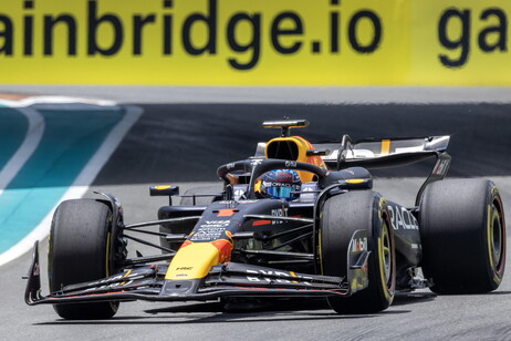 Verstappen marcó el ritmo en única sesión libre del viernes en Miami