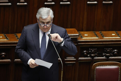 El canciller Antonio Tajani en el Parlamento de Roma.