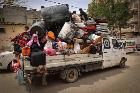 Palestinos desplazados en Rafah.