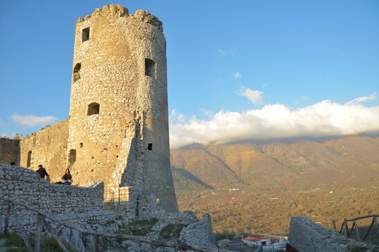 Dos jornadas para visitar castillos en Italia, 11 y 12 de mayo.