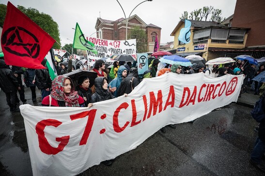 Activistas contra el G7 en Turín (ANSA)