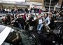 Momenti di tensione per l'arrivo della bara Priebke ad Albano, dove si sono tenuti - tra feroci proteste - i funerali