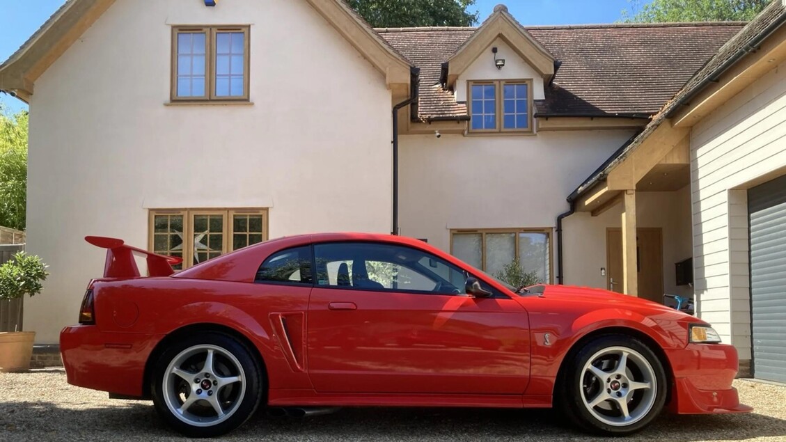 Ford Mustang SVT Cobra R