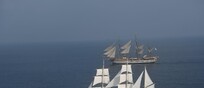 Incontro della nave Amerigo Vespucci con la ave a vela Tarangini della Marina Militare Indiana