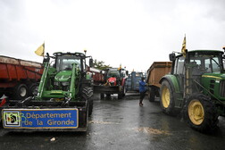 Protesta de agricultores franceses contra el acuerdo de libre comercio