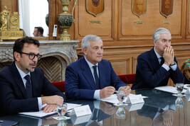 El embajador Lucentini junto al canciller Tajani, durante la visita del ministro a Buenos Aires.