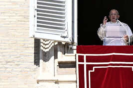 Papa Francisco celebra Angelus no Vaticano