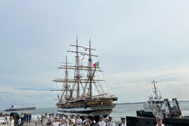 El Amerigo Vespucci eleva anclas y abandona Singapur