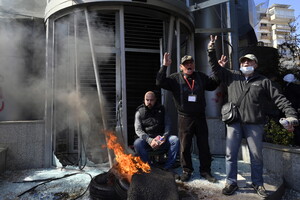 Protest by Lebanese bank depositors in Beirut (ANSA)