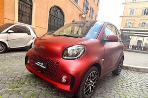 smart EQ fortwo racingred (ANSA)