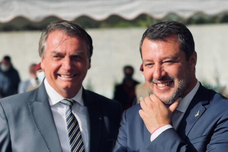 Bolsonaro e Salvini durante encontro em Pistoia, na Itália, em novembro de 2021