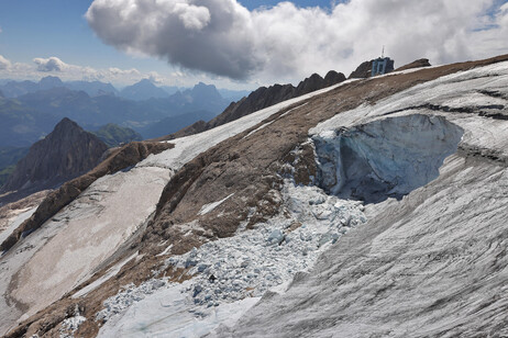 Glaciar da Marmolada, nos Alpes italianos