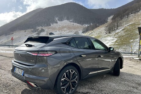 DS4 E-Tense 225: compatta premium alla francese