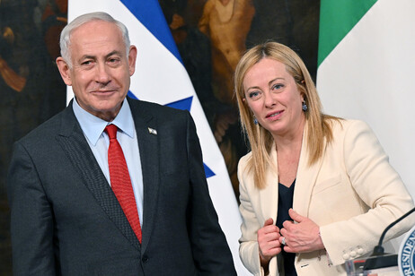 Benjamin Netanyahu e Giorgia Meloni durante encontro em março de 2023