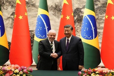 Lula e Xi Jinping durante encontro em Pequim, em abril de 2023