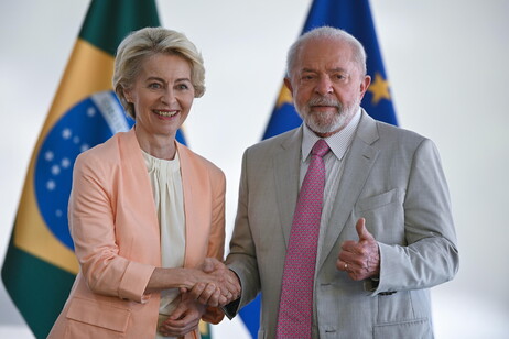 Ursula von der Leyen e Lula durante encontro em Brasília, em 2023