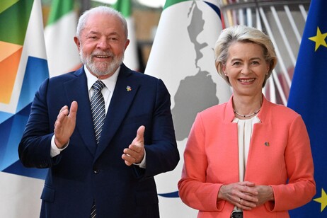 Lula e Von der Leyen durante um encontro em Bruxelas, na Bélgica