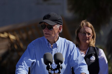 Joe Biden em visita a Saint Pete Beach, na Flórida