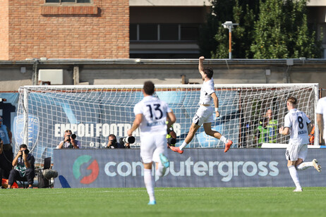 Kvaratskhelia fez o único gol da partida ao acertar cobrança de pênalti