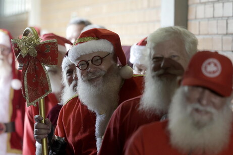 Estudiantes de Santa Claus en Río de Janeiro