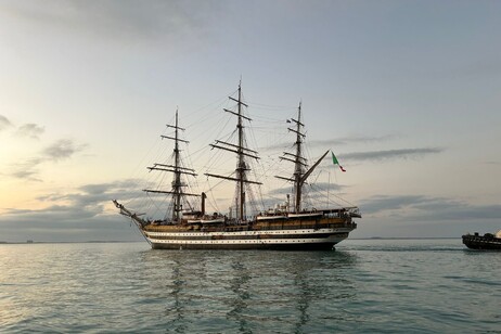 Amerigo Vespucci chega a Darwin, na Austrália