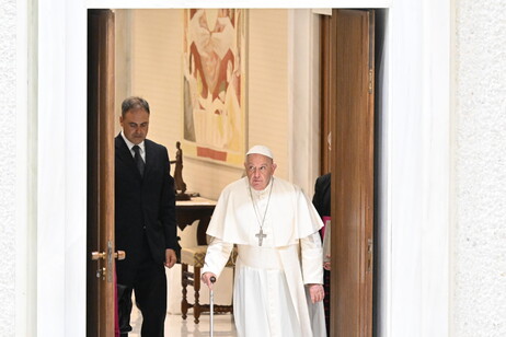 Francisco durante audiência no Vaticano