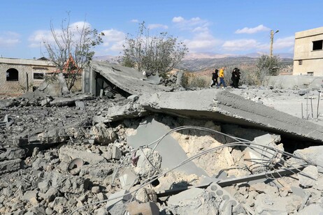 Media Libano, attacco israeliano contro una casa a Baalbek