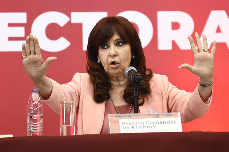 Kirchner assumiu presidência do Partido Justicialista, principal força de oposição ao governo Milei