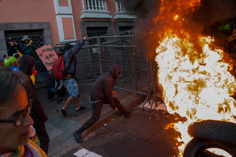 Furia de la gente por los apagones.