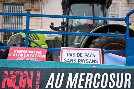 Una de las tantas protestas de agricultores franceses contra el acuerdo.