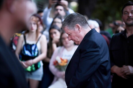 Padre y fans de Liam Payne rinden tributo al cantante en Buenos Aires.