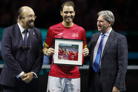 Nadal recibió un justo homenaje en su despedida del tenis