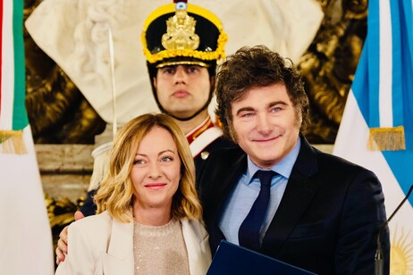 Giorgia Meloni en la Casa de Gobierno de Buenos Aires junto a Javier Milei