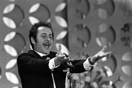 El documental 'Domenico Modugno. El italiano que encantó al mundo', se estrena en Rai1 (ANSA)