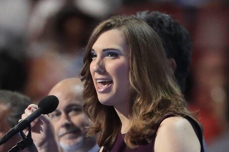 Sarah McBride será a primeira mulher trans a ocupar uma cadeira de deputada nos EUA