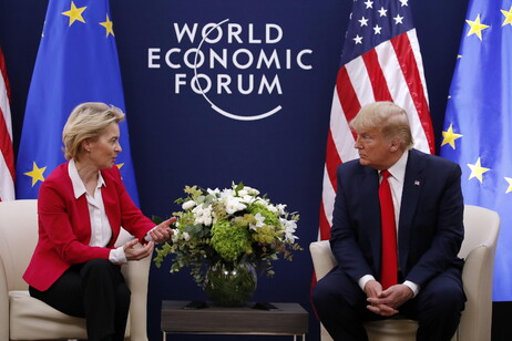 Trump e Ursula von der Leyen durante encontro em 2020