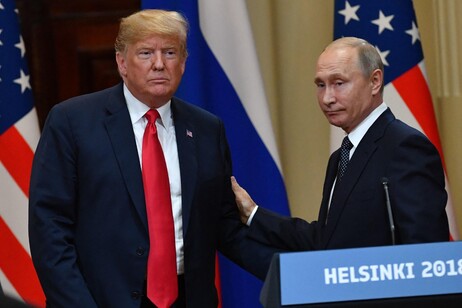 Trump e Putin durante um evento em Helsinki