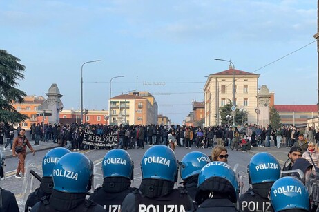 Demonstrators clash with police in Bologna