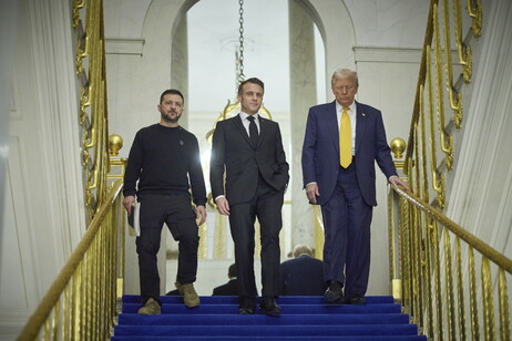 Trump com os presidentes da Ucrânia, Volodymyr Zelensky, e da França, Emmanuel Macron