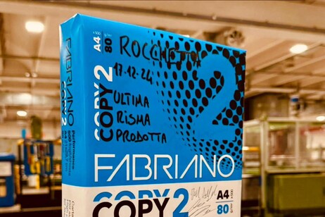 A Fabriano prodotta l'ultima risma di carta per fotocopie