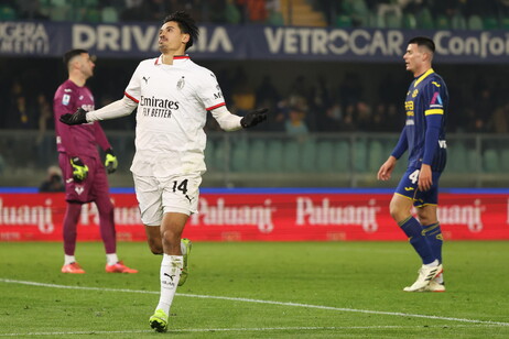 Milan venció a Hellas Verona en el inicio de la fecha