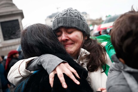 Mulheres celebraram queda de Assad