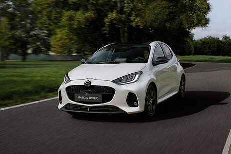 La Mazda 2 Hybrid 2024 è già ordinabile