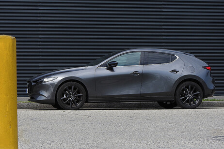 Mazda 3, da una moderna segmento C le emozioni di una coupé