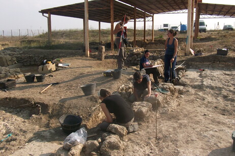 Gli scheletri sono sepolti nel centro abitato dell’antica Tarquinia anziché nella necropoli (fonte: Università degli Studi di Milano)