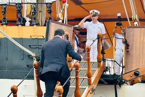 El "barco más bello del mundo" llegó al puerto mexicano.