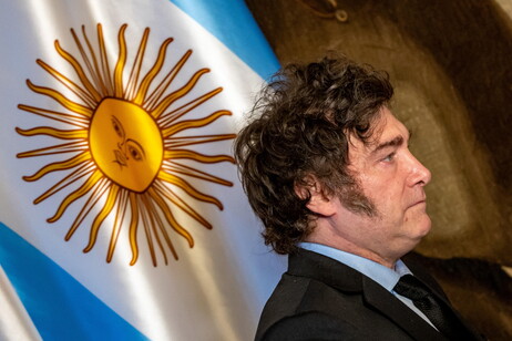 Javier Milei, presidente da Argentina, durante visita a Praga