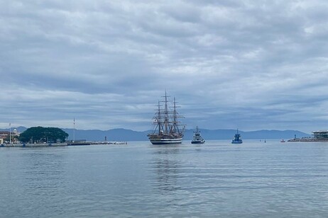 El Amerigo Vespucci partió ya de México.