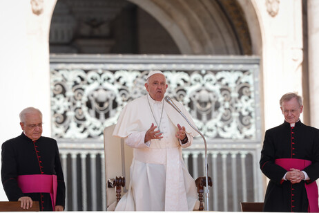 Papa Francisco, oremos por la paz, por un mundo que no sufra tantas guerras