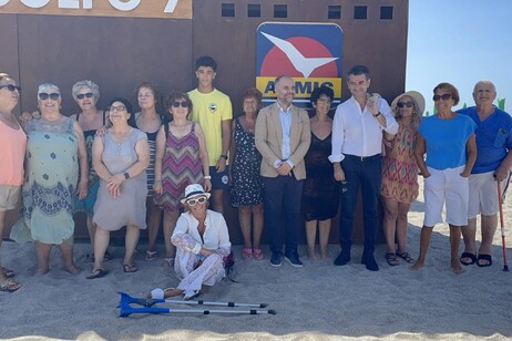 Cagliari, la spiaggia del Poetto fruibile anche per disabili